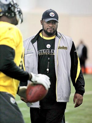 Pittsburgh Steelers coach Mike Tomlin supervises a practice Thursday in Fort Worth, Texas. By MARK HUMPHREY, The Associated Press