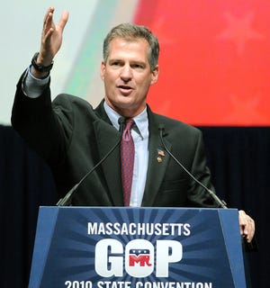 Senator Scott Brown thanks the delegates for their support during the 2010 Massachusetts Republican State Convention in Worcester.
