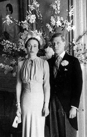 In 1972, Prince Edward, the Duke of Windsor, who had abdicated the English throne to marry Wallis Warfield Simpson, died in Paris at age 77.