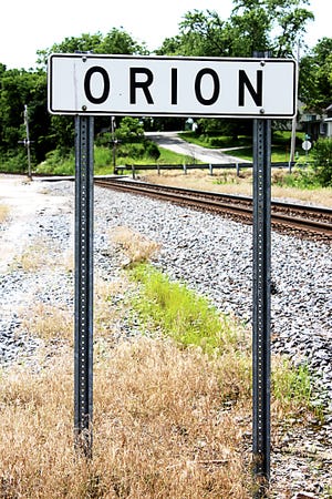 Burlington Northern Santa Fe railroad tracks through Orion