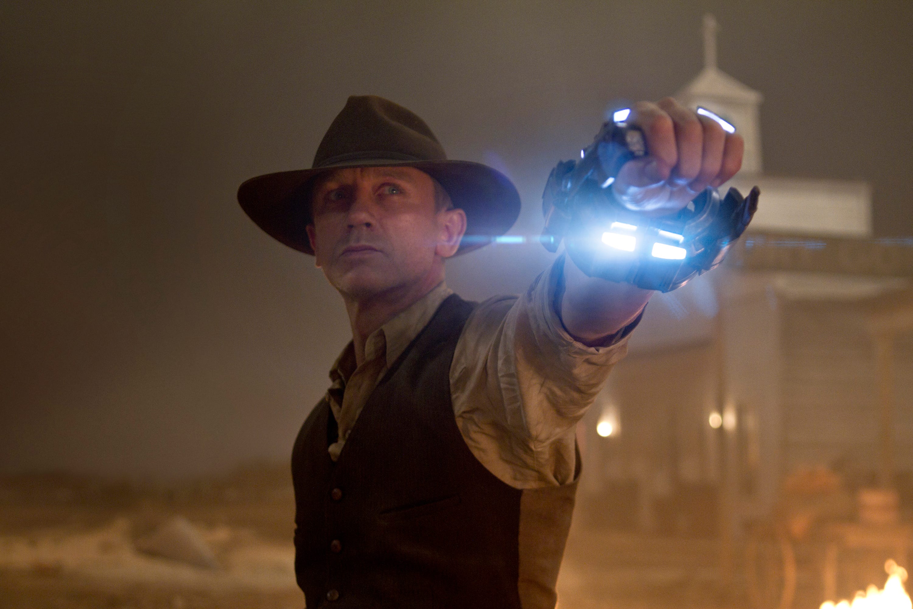 MOVIE REVIEW: 'Cowboys & Aliens' can't survive jumbled genres