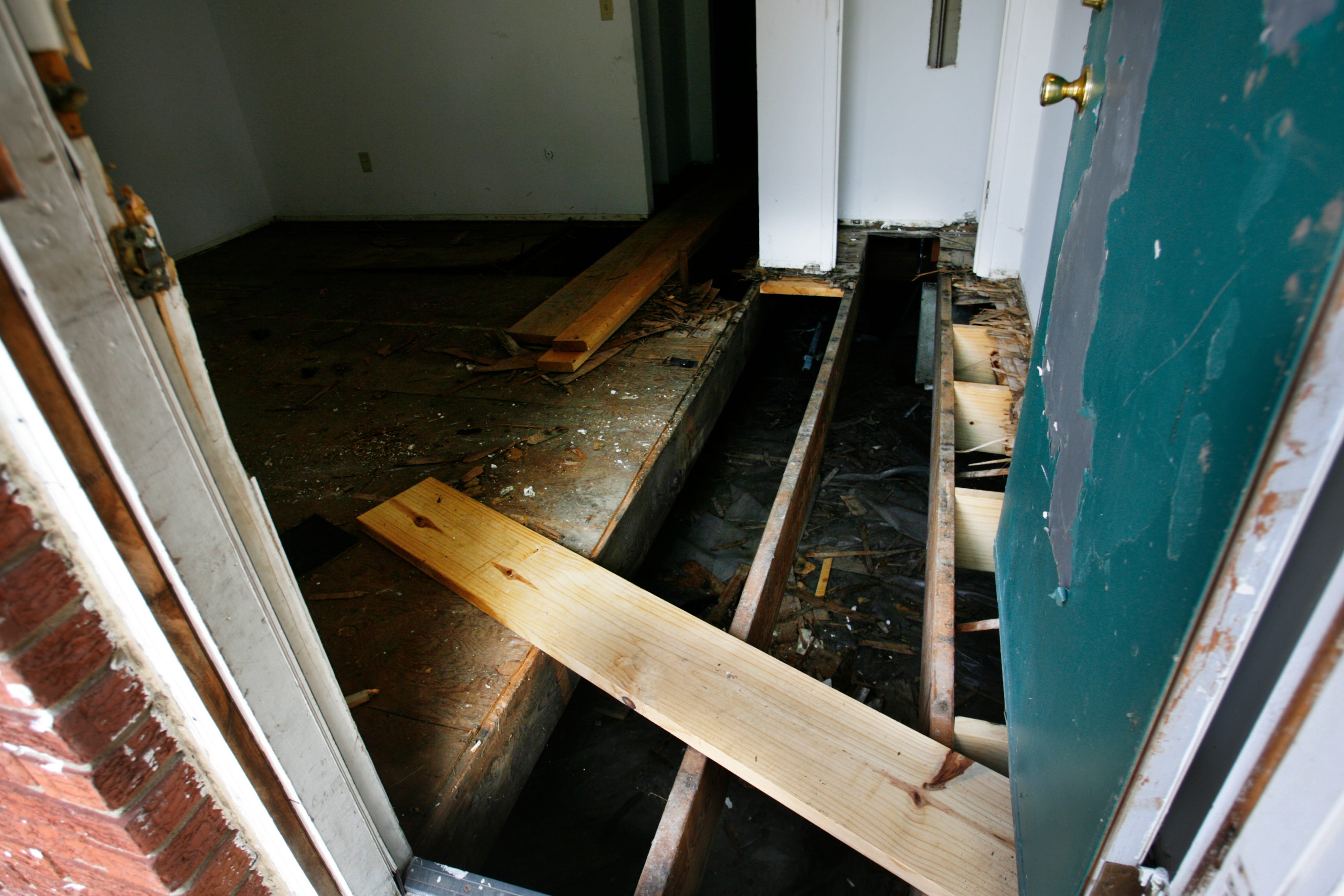 Burlington apartment where fire claimed 2 lives had history of violations -  VTDigger