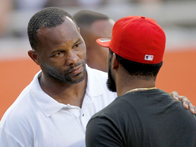 Former UF running back Fred Taylor is retiring after 13 years in the NFL.