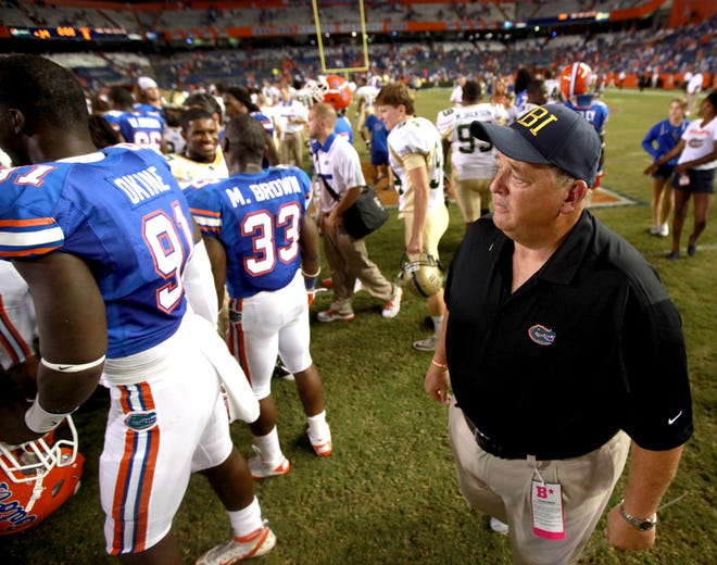 Florida offensive coordinator Charlie Weis made halftime adjustments when the Gators' red-zone issues continued last Saturday. Instead of hurrying up, they slowed down and huddled up every play — and ran the ball just about every play.