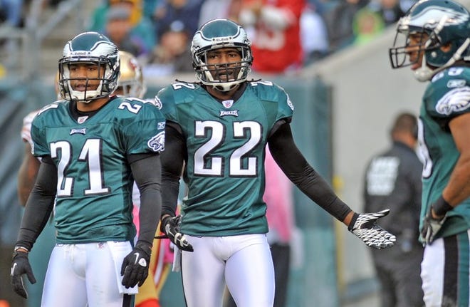 Eagles lost 24-23 to the San Francisco 49ers on Sunday afternoon
at Lincoln Financial Field. Eagle defenders (left to right) Joselio
Hanson, Asante Samuel, and Nate Allen react after a 49er touchdown
in the third quarter.