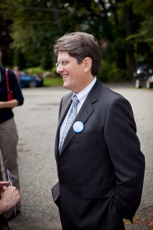 Bob Massie, a Democratic candidate for U.S. Senate, speaks at a forum in Weston yesterday.