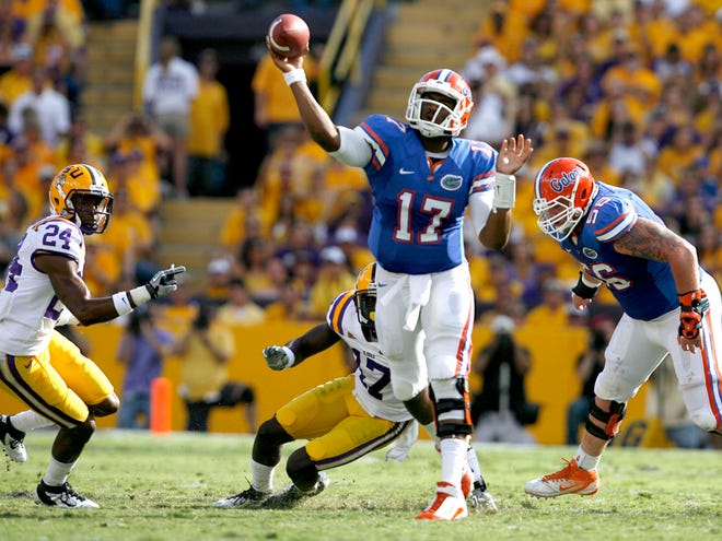 Florida Gators quarterback Jacoby Brissett (17) throws a pass aginst the LSU Tigers during the first half at Tiger Stadium on Saturday, Oct. 8, 2011, in Baton Rouge, La.