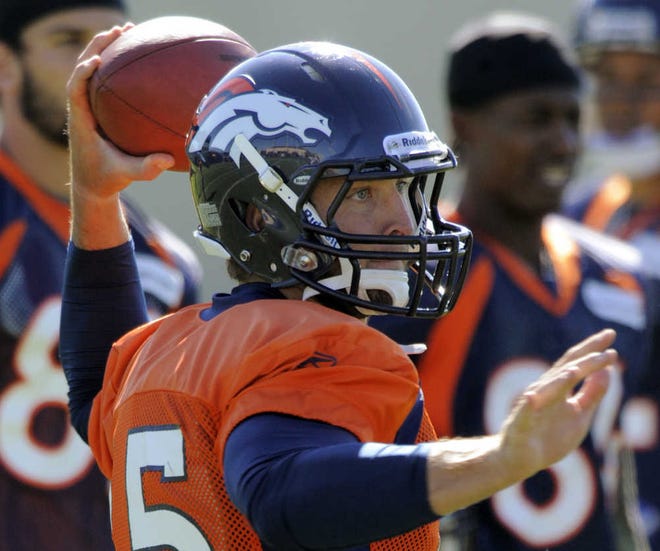 Two days after nearly rallying the Denver Broncos to victory against the San Diego Chargers, quarterback Tim Tebow was named the team's starting quarterback.