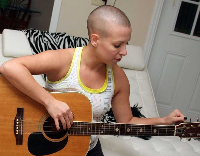 Bertine is learning to play the guitar, and has set up a recording studio in her home.