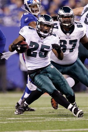 Philadelphia Eagles running back LeSean McCoy (25) rushes during the fourth quarter of an NFL football game against the New York Giants Sunday, Nov. 20, 2011 in East Rutherford, N.J. The Eagles won the game 17-10. (AP Photo/Kathy Willens)
