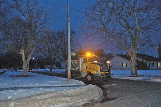 City crews were applying salt to wet roads in Downtown Sault Ste. Marie early this morning with weather forecasts calling for falling temperatures creating the potential for icy surfaces once the cold winter winds come rolling in later today. Forecasts are also calling for the possibility of snow in the evening hours on through the night into Friday.