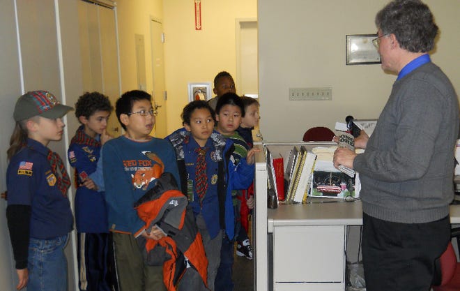 Pocono Record Executive Editor Christopher Mele meets with Cub Scouts Pack 100, Den 3 and 7, of Marshalls Creek.