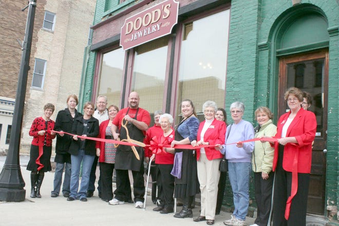 To help celebrate Dood’s Jewelry’s move to a new location on Main Street, the Ionia Area Chamber of Commerce held a ribbon cutting event Wednesday.