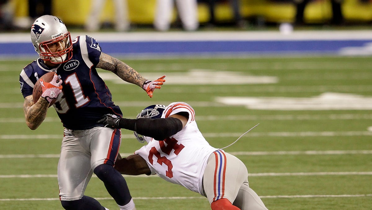 Tinton Falls abuzz as film crew makes FX show on disgraced NFL star Aaron Hernandez Tinton Falls abuzz as film crew makes FX show on disgraced NFL star Aaron Hernandez