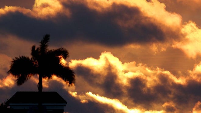 20120315 (Thomas Cordy/The Palm Beach Post)---WEST PALM BEACH--The national weather service forecasts partly cloudy with a chance for afternoon rainstorms and isolated thunderstorms with highs in the low 80s across Palm Beach County today, Thursday, March 15, 2012.