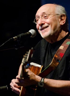 Peter Yarrow performs at the Circle of Friends Coffeehouse in Franklin, Mass, on April 14, 2012. Photo by Stephen Ide