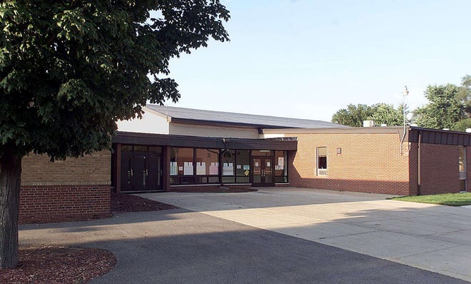 Kinnikinnick School in Roscoe.