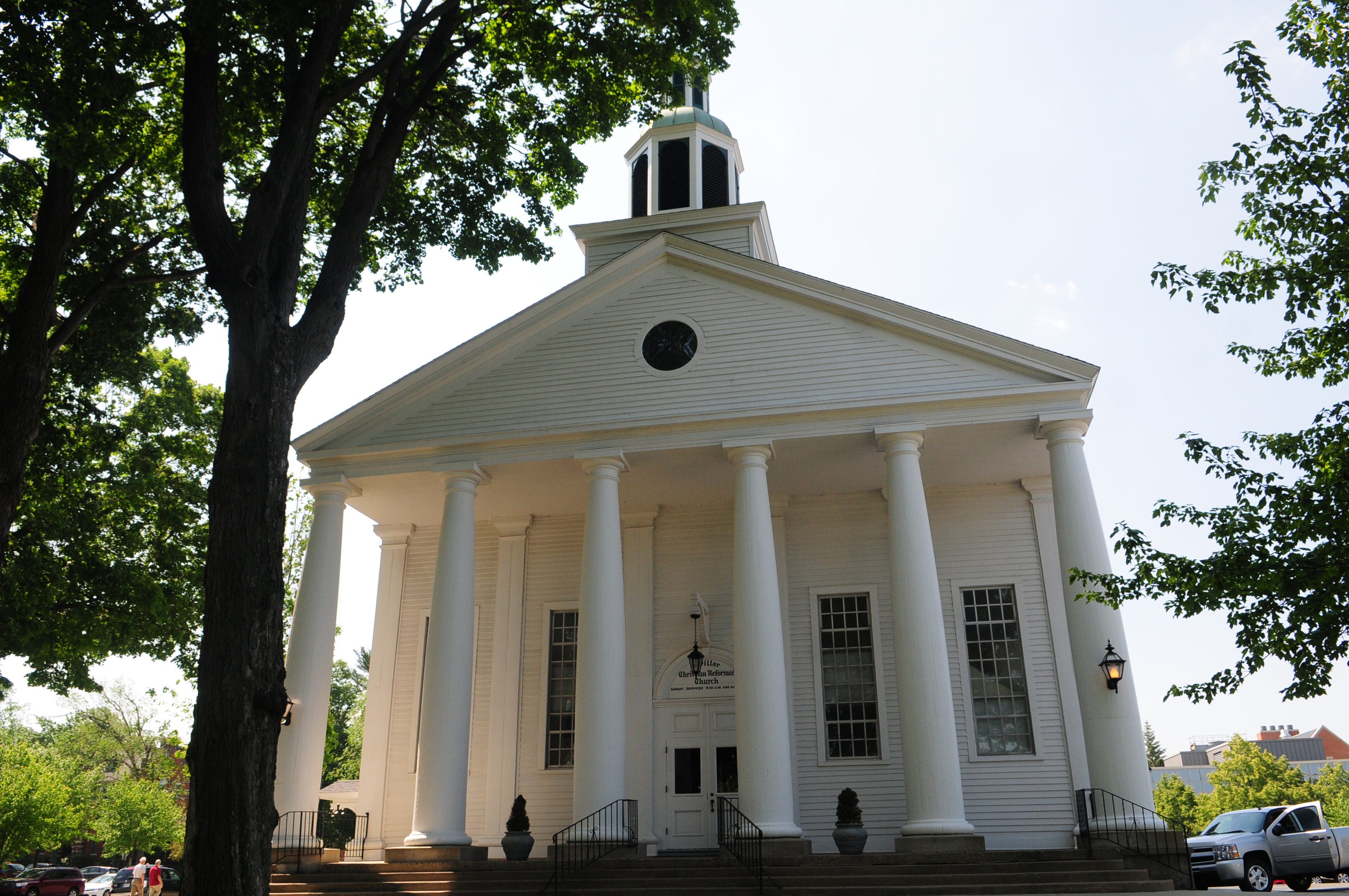 Pillar Church All together, now