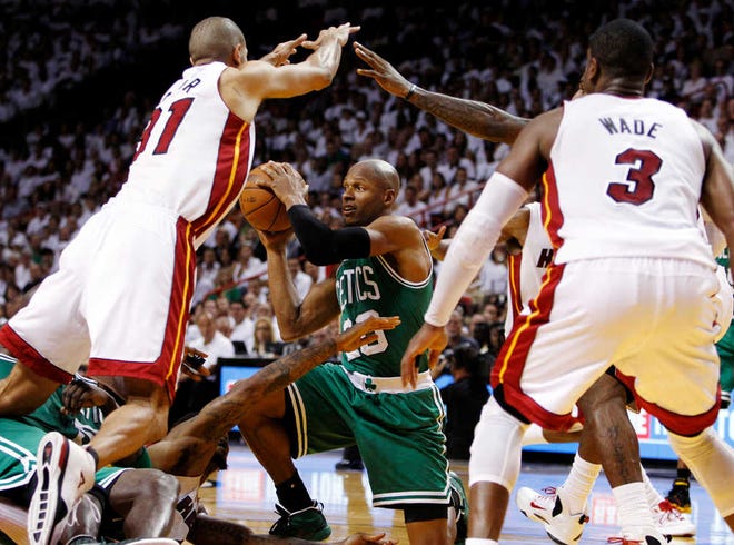Ray Allen told the Miami Heat on Friday that he has decided to leave the Celtics and join up with the reigning NBA champions.