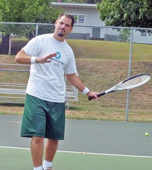 Lee Vowell won the Oak Ridge Tennis Club’s spring league ‘B’ singles title with his strong play this past season.