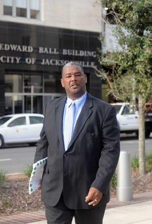 Dede.Smith@Jacksonville.com -- 02/1/12 -- Tony Nelson ,former JaxPort chair, heads to federal court Wednesday morning for sentence following his corruption trail conviction. (The Florida Times-Union, Dede Smith)