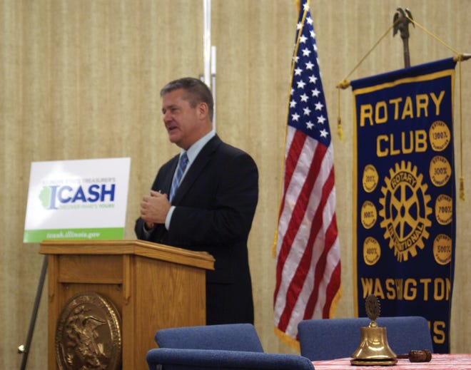 Illinois State Treasurer Dan Rutherford talks to Washington Rotary members July 10 about the state’s I-Cash program.