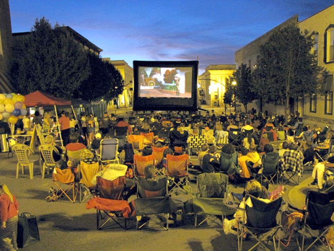 Chamber’s annual family movie night draws a crowd to downtown Portland during Riverfest.
