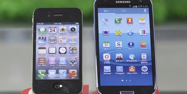 Analysts from Wall Street to Hong Kong debated whether a jury's decision that Samsung Electronics Co. ripped off Apple technology would help Apple corner the U.S. smartphone market over Android rivals, or amount to one more step in a protracted legal battle over smartphone technology.