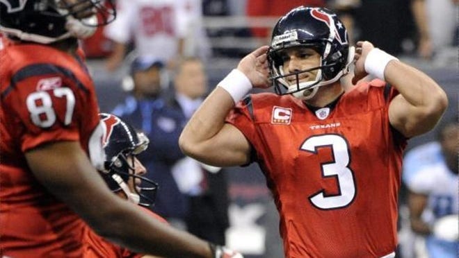 Houston Texans kicker Kris Brown's missed field goal in the closing seconds of the fourth quarter sealed their 20-17 loss to the Tennessee Titans on Monday.