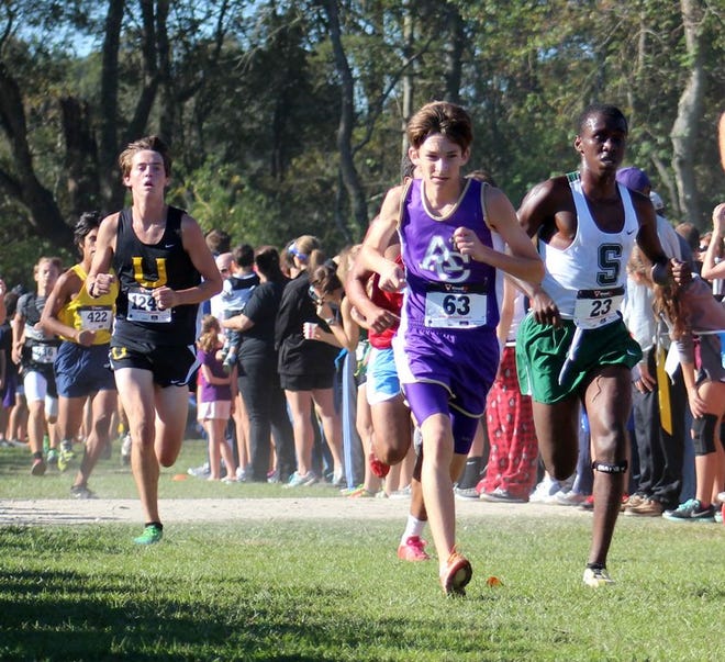 Jordan Zeringue finished with a time of 16:57 at the Walker Shootout on Saturday, October 20, 2012.