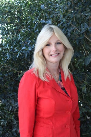 Lisa Yates, editor