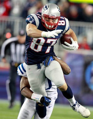 Rob Gronkowski reportedly has a broken forearm and could be out for several weeks.