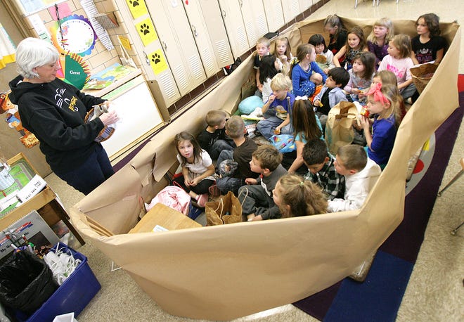 Jane Mutigli's kindergarten class at Whipple Heights Elementary School takes an imaginary cruise on the Mayflower to discover the hardships the pilgrims endured on their voyage to the new world.
