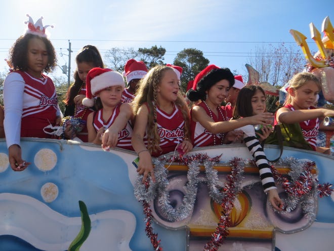 The Destin Middle School cheerleaders won the Elf Award (Best Children's Civic).