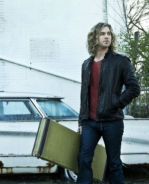 Casey James will perform with JB & The Moonshine Band on Saturday.