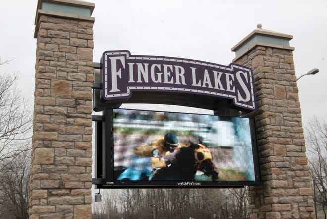 The Ontario County Board of Supervisors gave a unanimous thumbs up to the possible addition in the future of full casino gaming, including live table games and slot machines, at Finger Lakes Casino and Racetrack in Farmington.