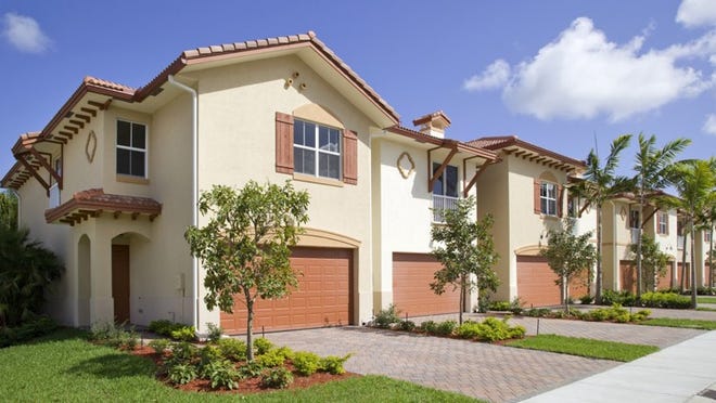 Beautiful Colony Palms is Delray Beach’s best location, and at an amazing price!