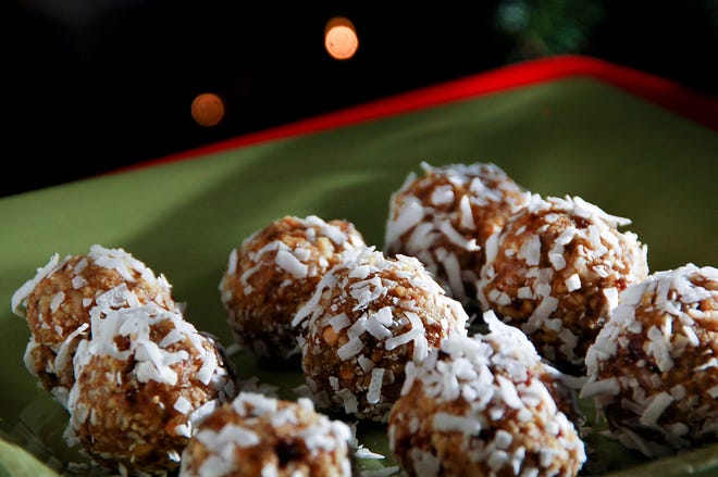 Coconut Creamsicle bites are ideal to give to family and friends who are traveling during the holidays.
