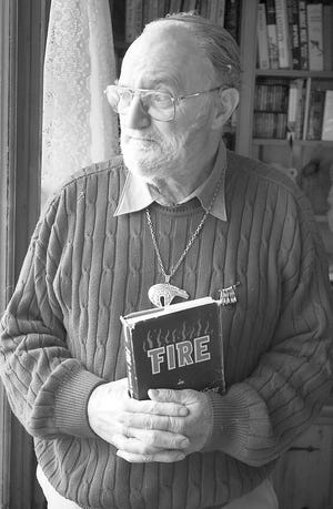 Paul Benzaquin, a legendary figure in Boston talk radio history and the author of a best-selling book about the 1942 Cocoanut Grove fire, at his home in Marshfield in 2002.