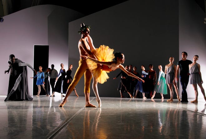 Jose Mateo Dance Theater's production of "How Do I Love Thee? features Russian ballerina Olga Malinovskaya.
