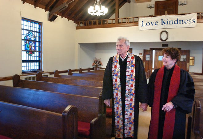 Mike and Emmy Robertson, co-pastors of the First Church of Squantum, are leaving when new, younger leadership is found.