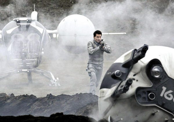 Tom Cruise stars in "Oblivion," a sci-fi pic that derives much of its style and story from predecessors.