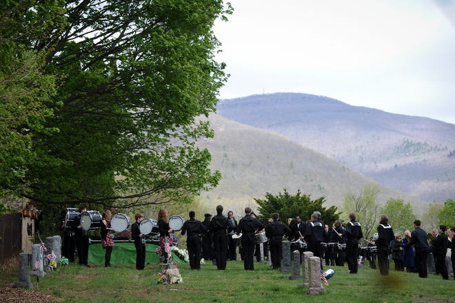 The scene at Woodstock Cemetery at the funeral for Levon Helm, 2012.