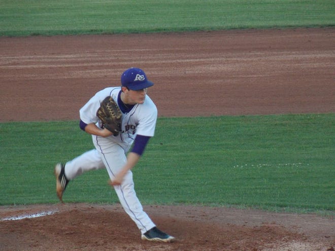 Senior pitcher Hunter Medine pitching in the game against Oak Grove last Wednesday at the Lala Regira Field.