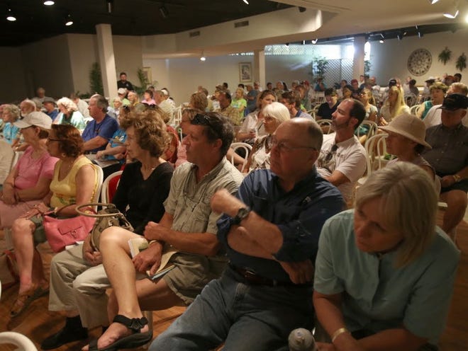 A large crowd looks on during a public forum hosted by the Silver Springs Alliance at Silver Springs Attraction in Silver Springs, Fla. on Saturday, May 11, 2013. Several speakers including representatives from the FDEP, Florida Geological Survey, the Florida Springs Institute, the St. Johns Water Management District and Florida State Parks all gave presentations during the forum held for the preservation and environmental awareness of Silver Springs.