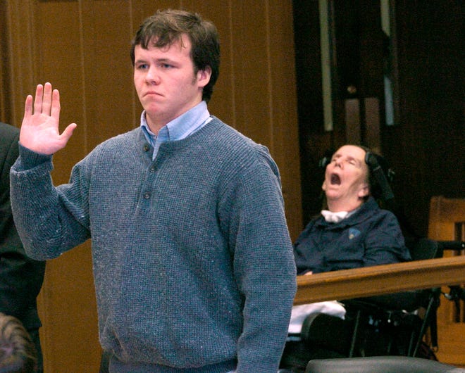 William Senne pleads guilty to drunken driving in his 2005 trial after smashing into a cruiser driven by state Trooper Ellen Engelhardt, rear, who was severely injured in the crash.