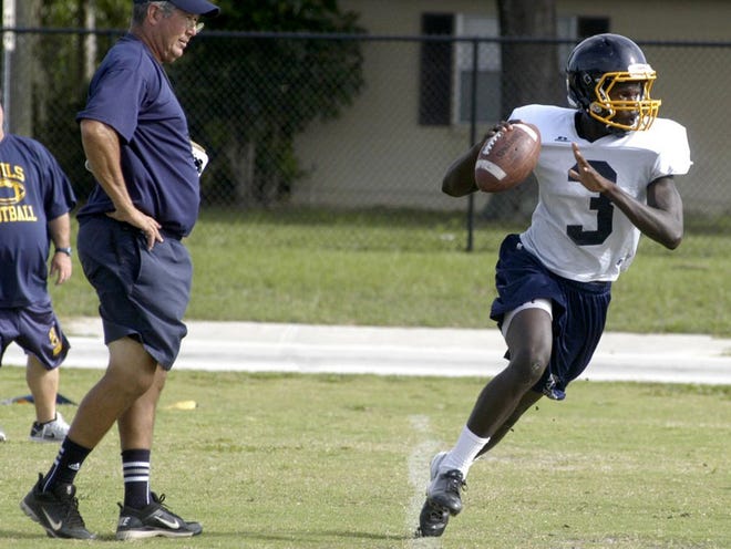 Winter Haven running back D'angelo Gaines looks for a block during practice at Winter Haven on Thursday.