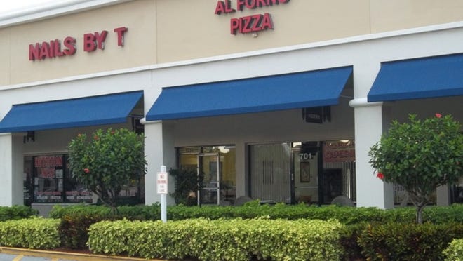 Jupiter’s Al Forno Pizza offers Italian favorites and more on its menu.