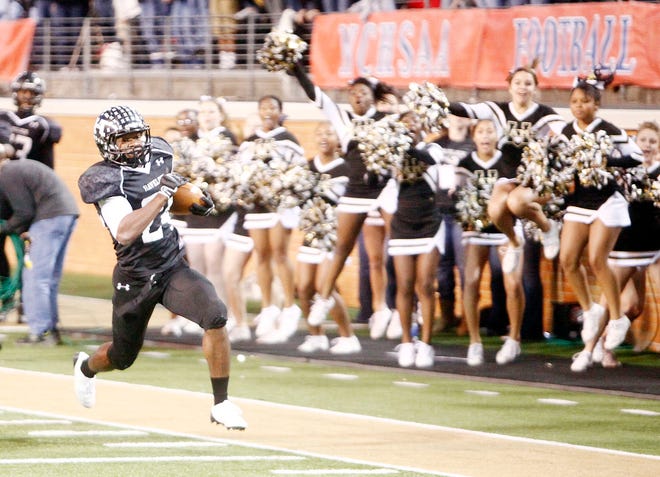 Havelock running back Derrell Scott races down the sideline for a score in last year’s state championship game. Scott attended the elite camp, The Opening, by Nike this week in Beaverton, Ore.