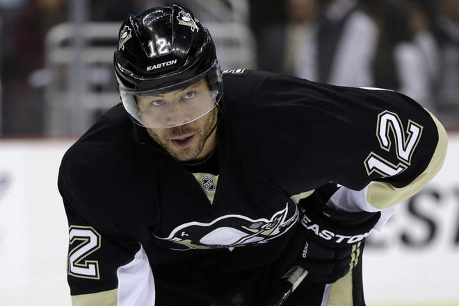 Jarome Iginla, shown with the Penguins last season, has reportedly reached a one-year deal with the Bruins.